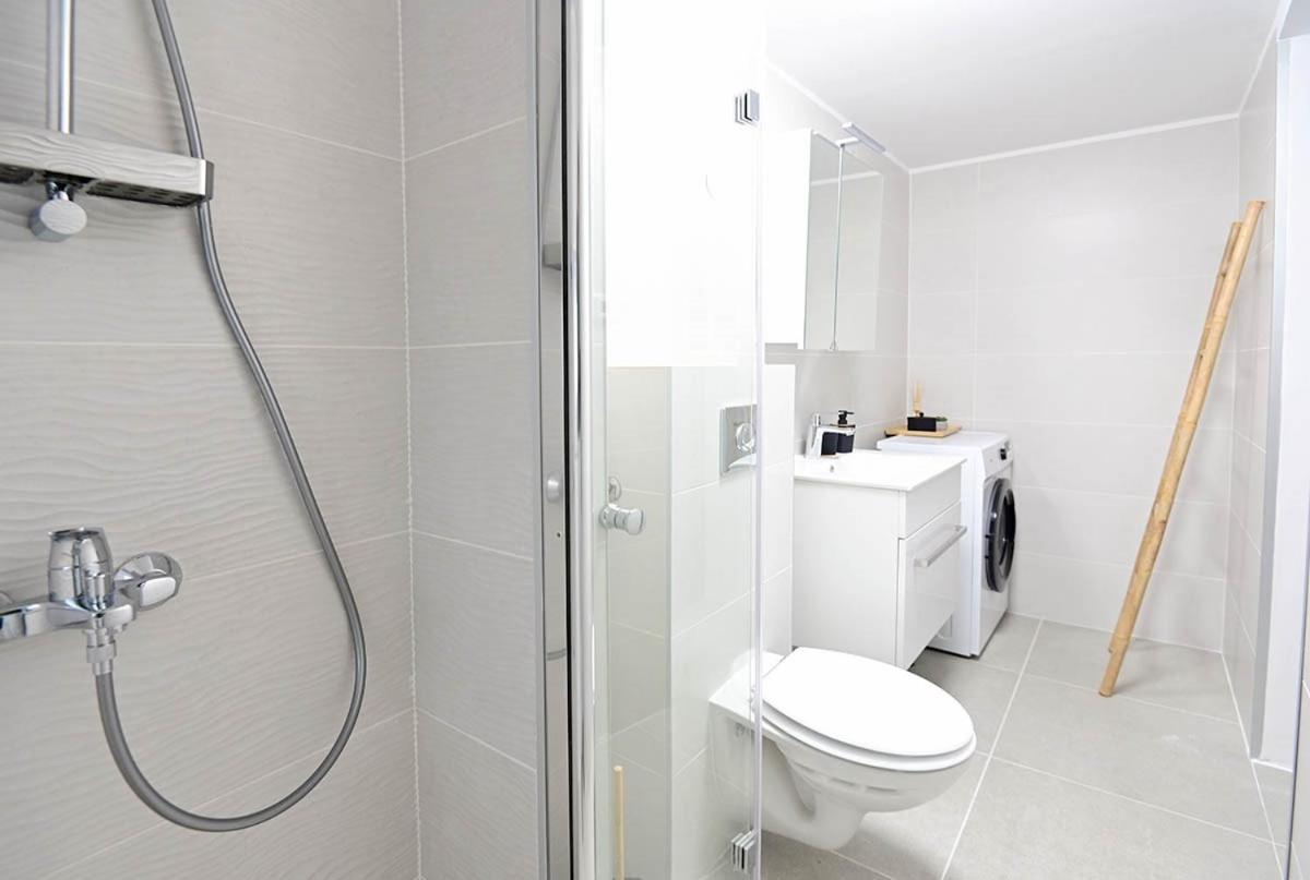 Apartment D & Studio L Dobrinj Eksteriør billede