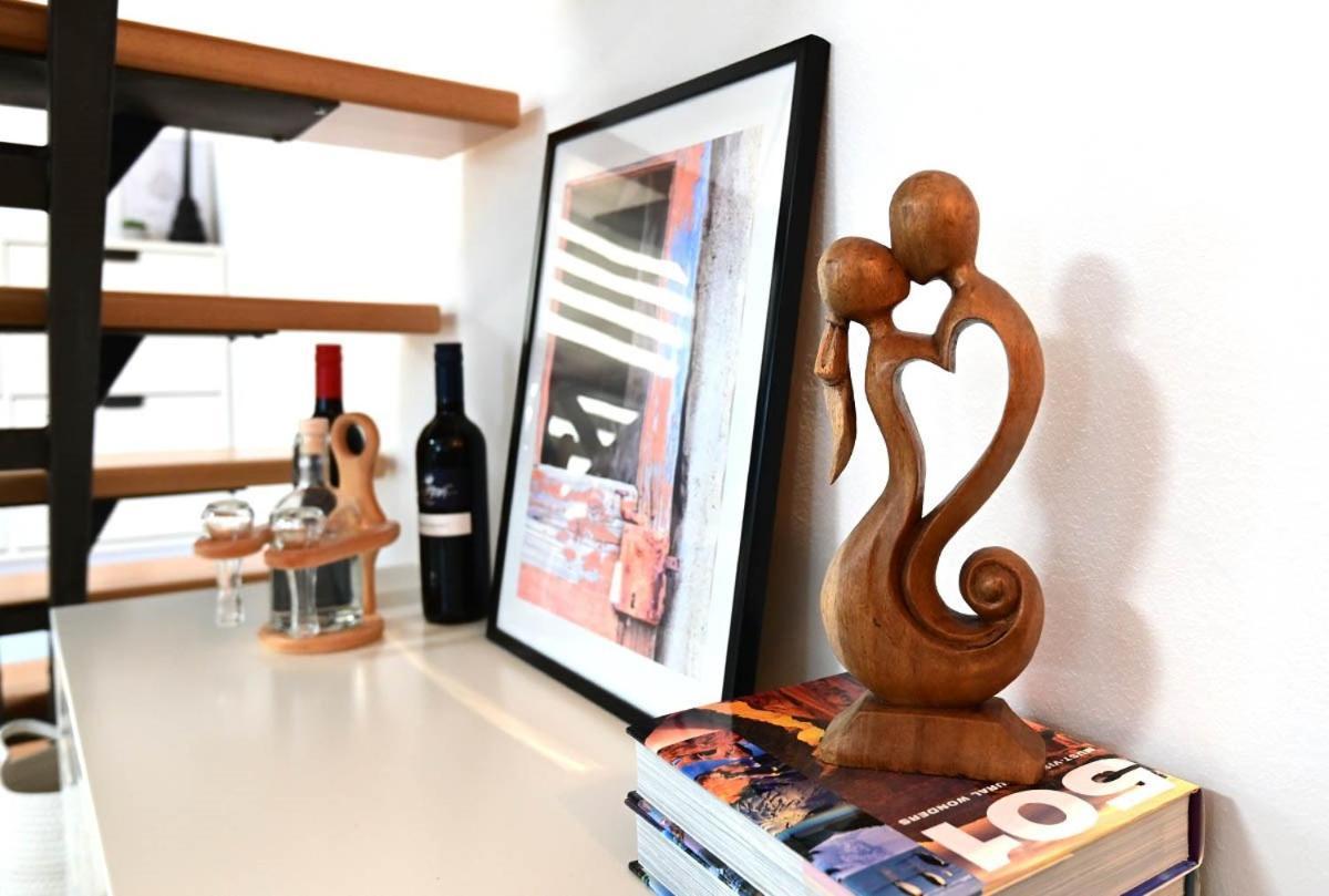 Apartment D & Studio L Dobrinj Eksteriør billede